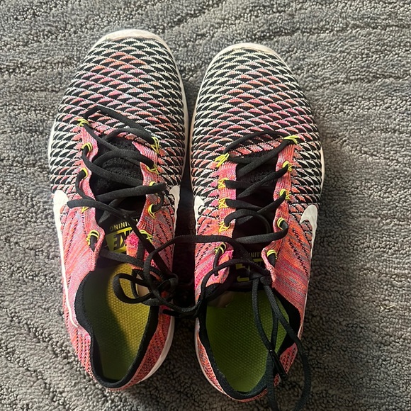 Nike training shoes - Picture 1 of 4